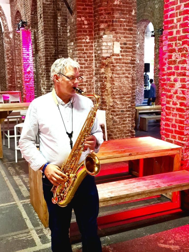 Musikeinlage in den schönen Hallen der JTL Messe